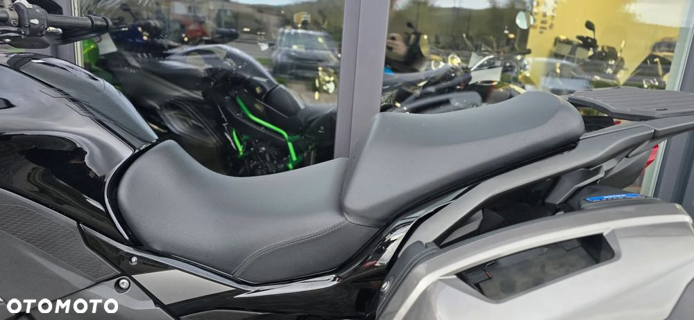 Kawasaki Versys 1100 SE - 32