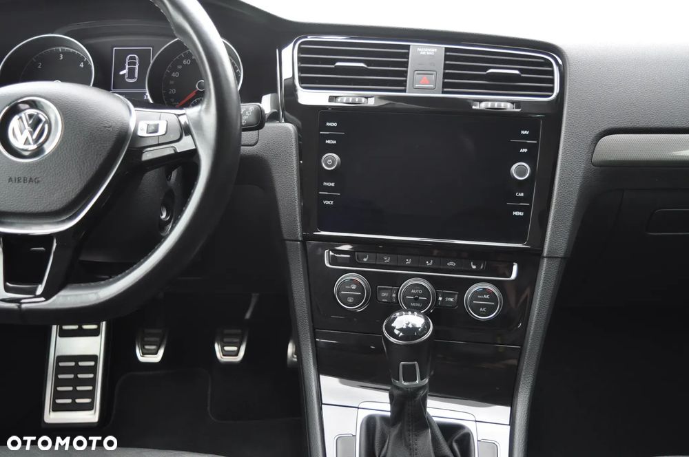 Volkswagen Golf 1.6 TDI Join - 24
