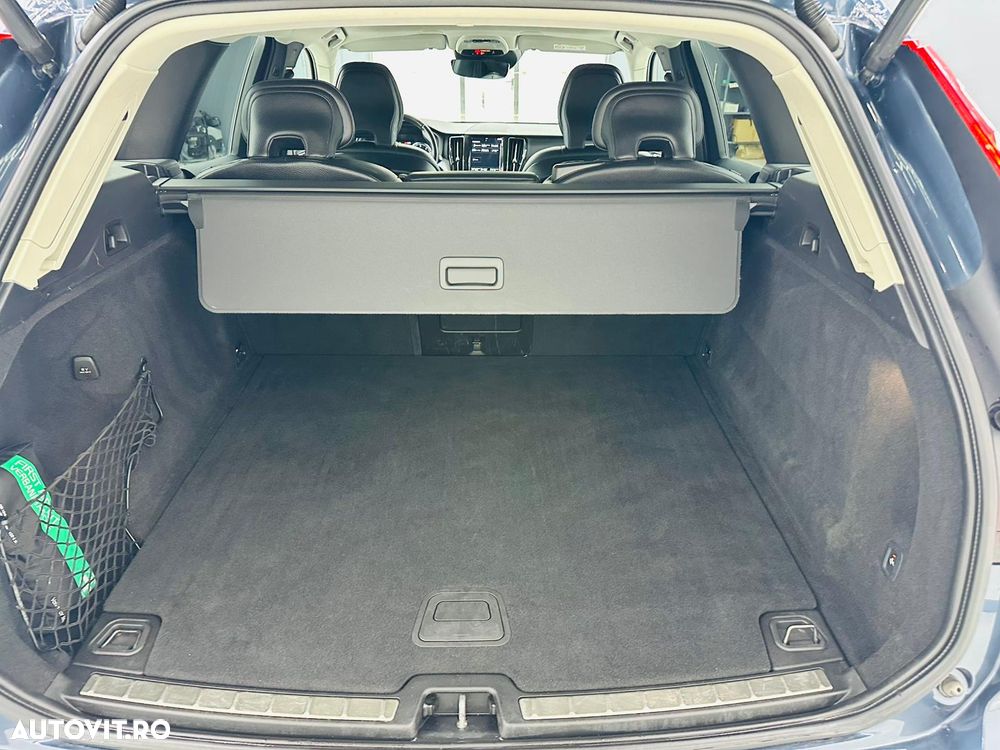 Volvo XC 60 D3 Momentum Pro - 17