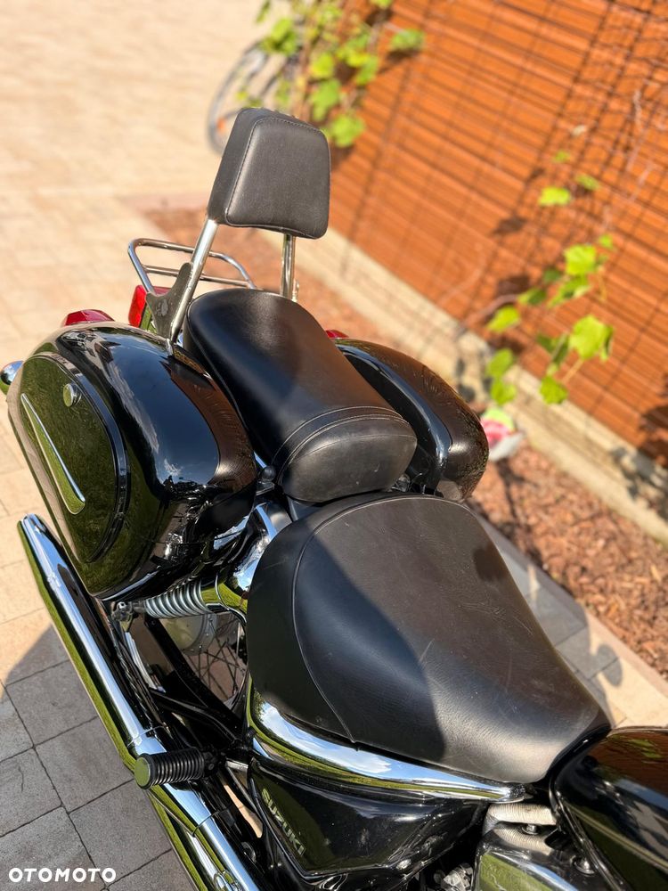 Suzuki Intruder - 4
