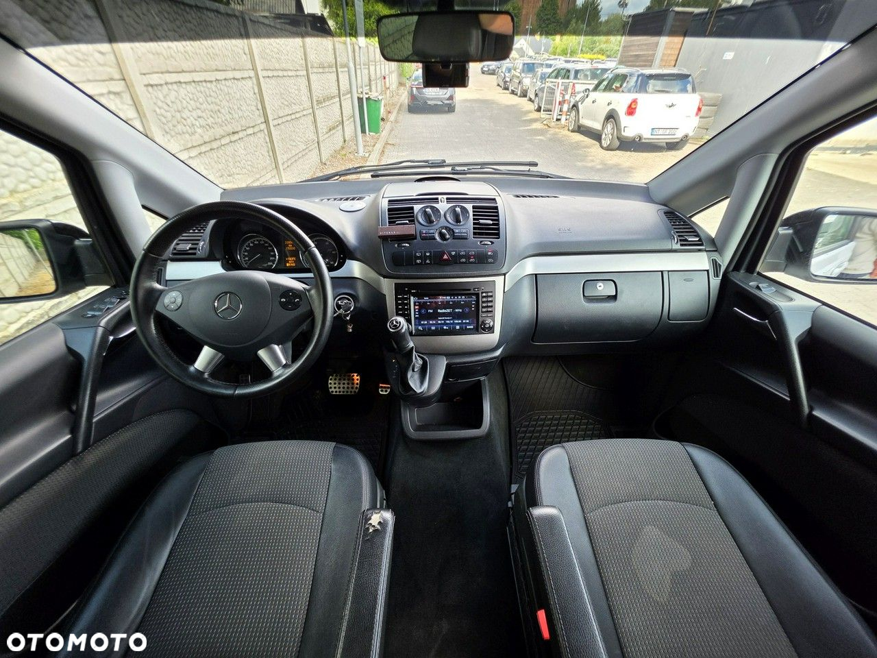 Mercedes-Benz Viano - 11