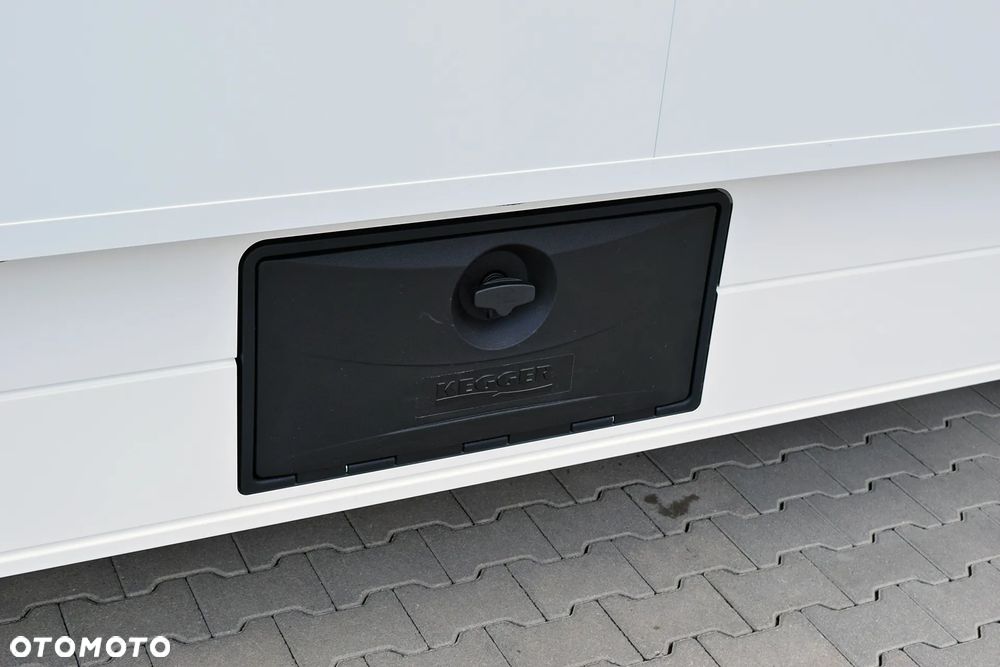 Mercedes-Benz Sprinter 319 - 11