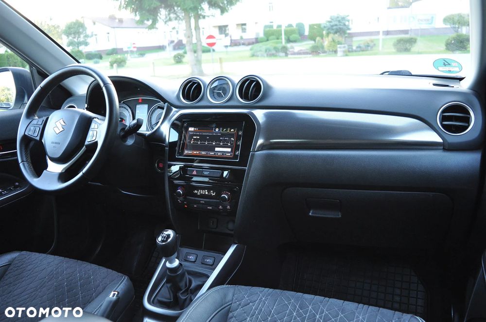 Suzuki Vitara 1.4 Boosterjet Elegance 2WD - 25
