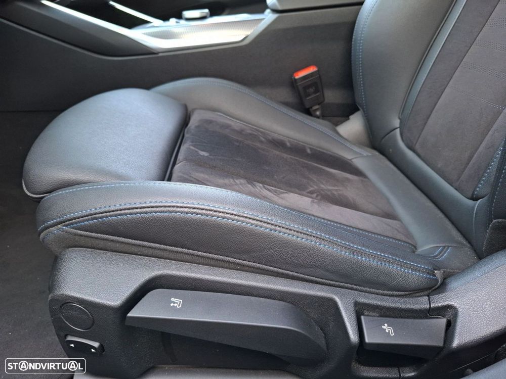 BMW 320 d Touring Pack Desportivo M Auto - 13