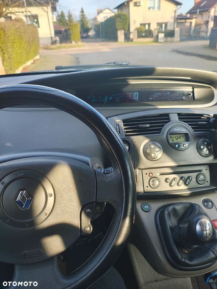 Renault Scenic 1.6 16V Confort Expression - 3