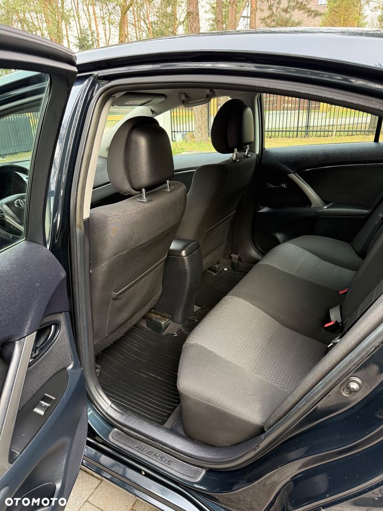 Toyota Avensis 1.8 Sol - 19