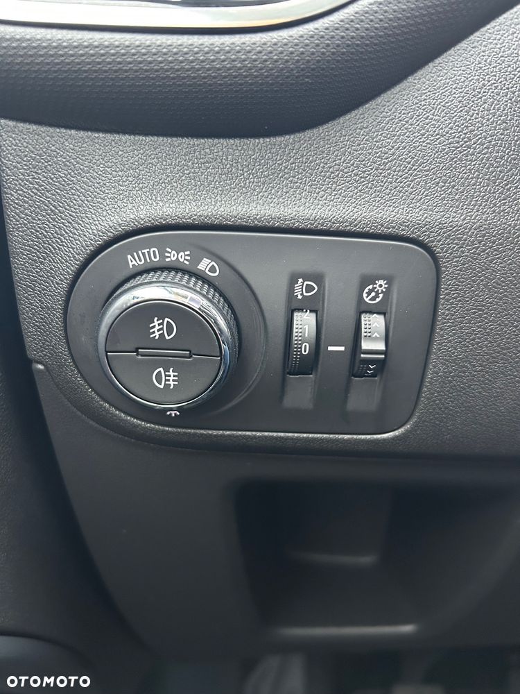Opel Crossland X - 21