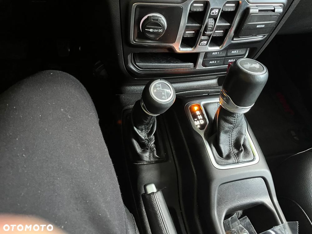 Jeep Wrangler - 14