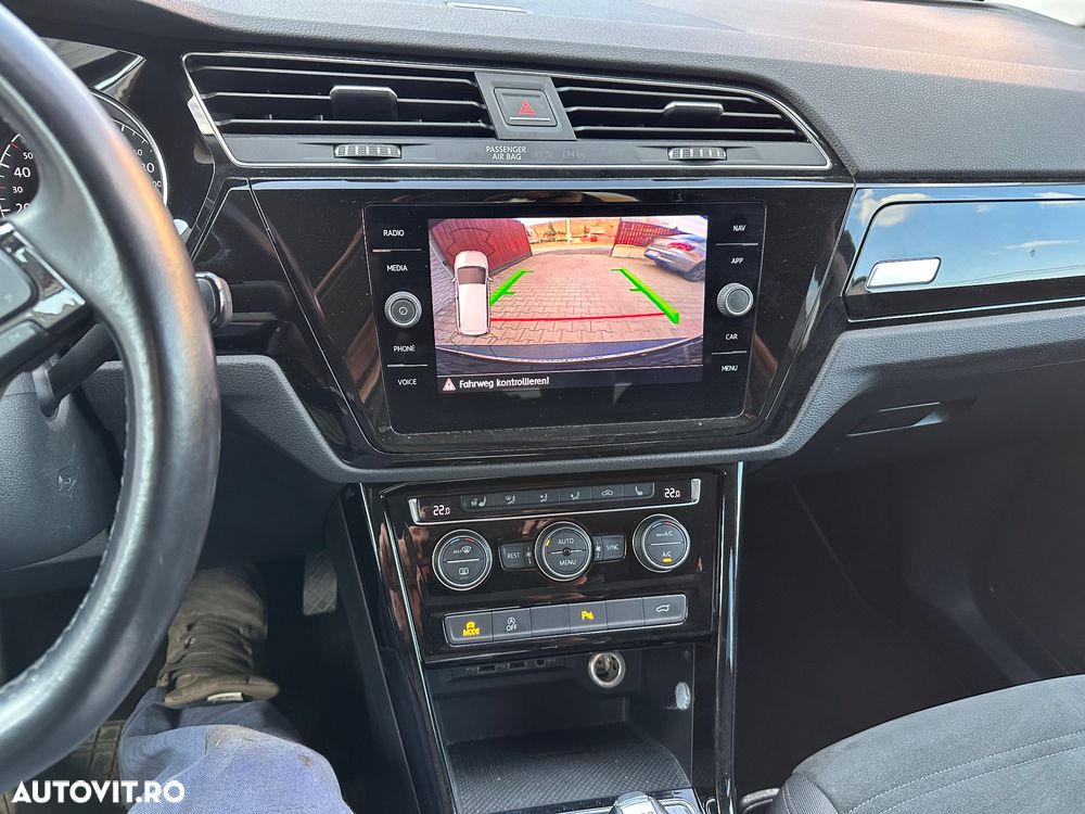 Volkswagen Touran 2.0 TDI DSG Highline - 11