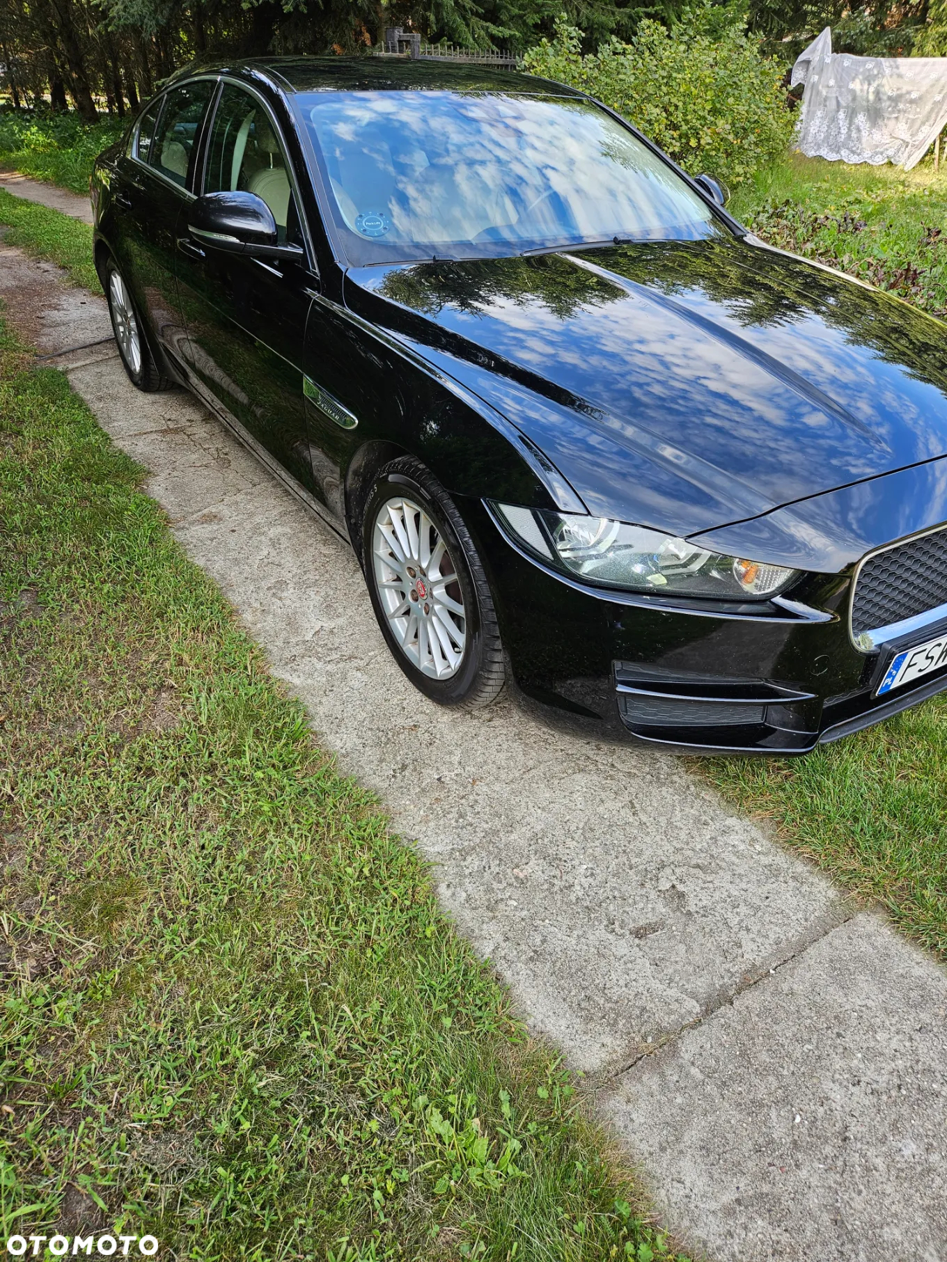 Jaguar XE 2.0 D Prestige - 3