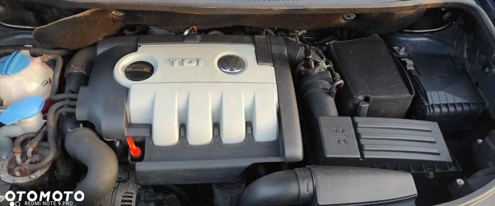 Volkswagen Touran 2.0 TDI DPF DSG STYLE - 26