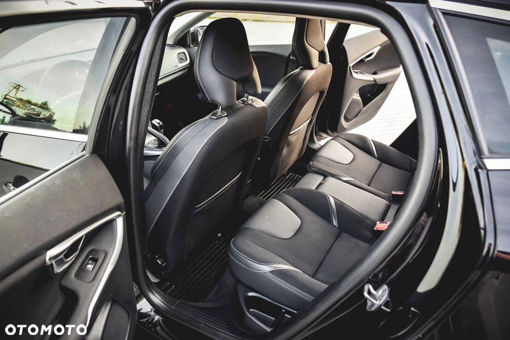 Volvo V40 D2 Momentum - 27