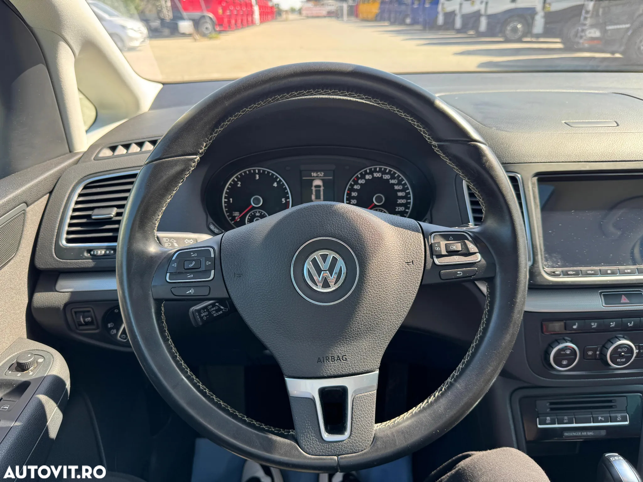 Volkswagen Sharan 2.0 TDI DSG BlueMotion Technology Highline - 10