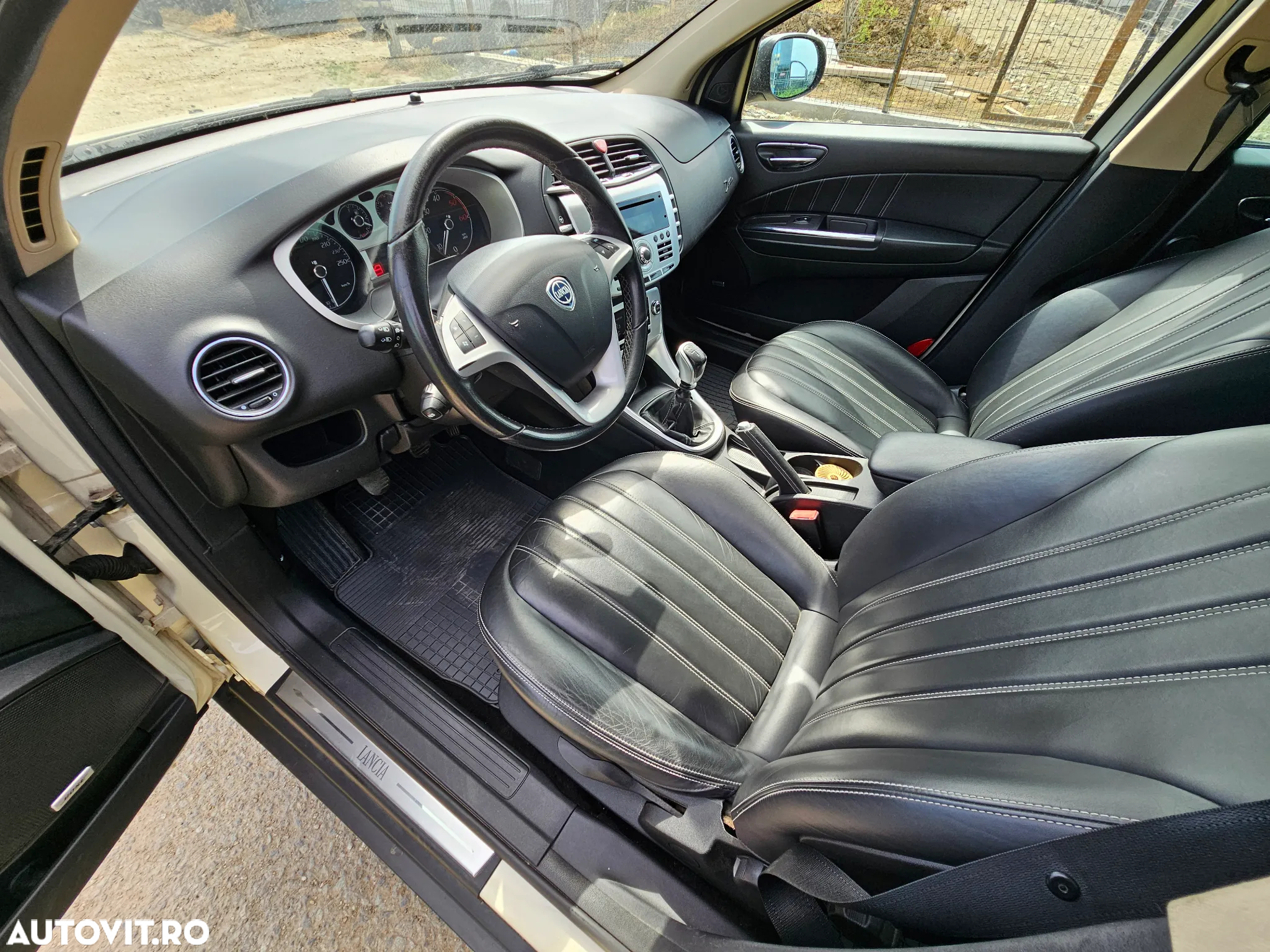 Lancia Delta 1.9 MultiJet Platino - 11