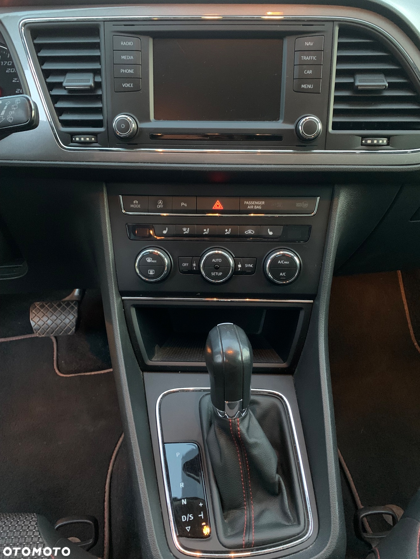 Seat Leon 1.8 TSI FR Black S&S DSG - 10