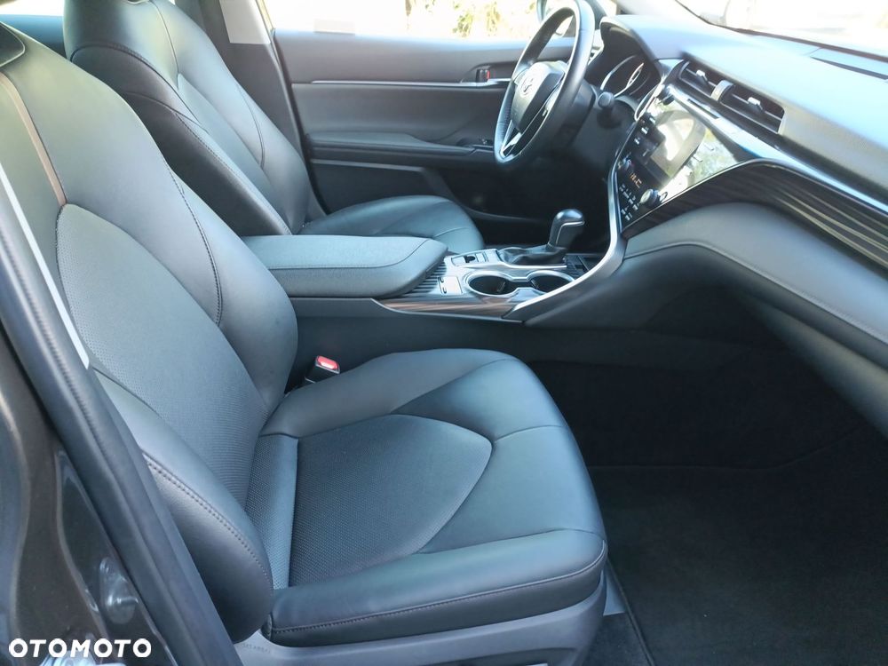 Toyota Camry 2.5 Hybrid Executive CVT - 13