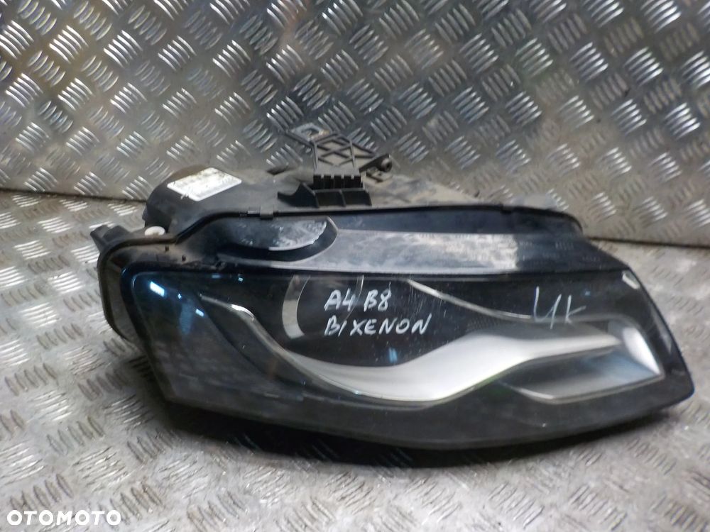 AUDI A4 B8 LAMPA PRAWY PRZÓD PRAWA PRZEDNIA 8K0941004D - 1