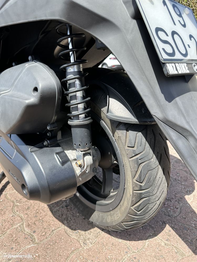 Kawasaki J300 - 15