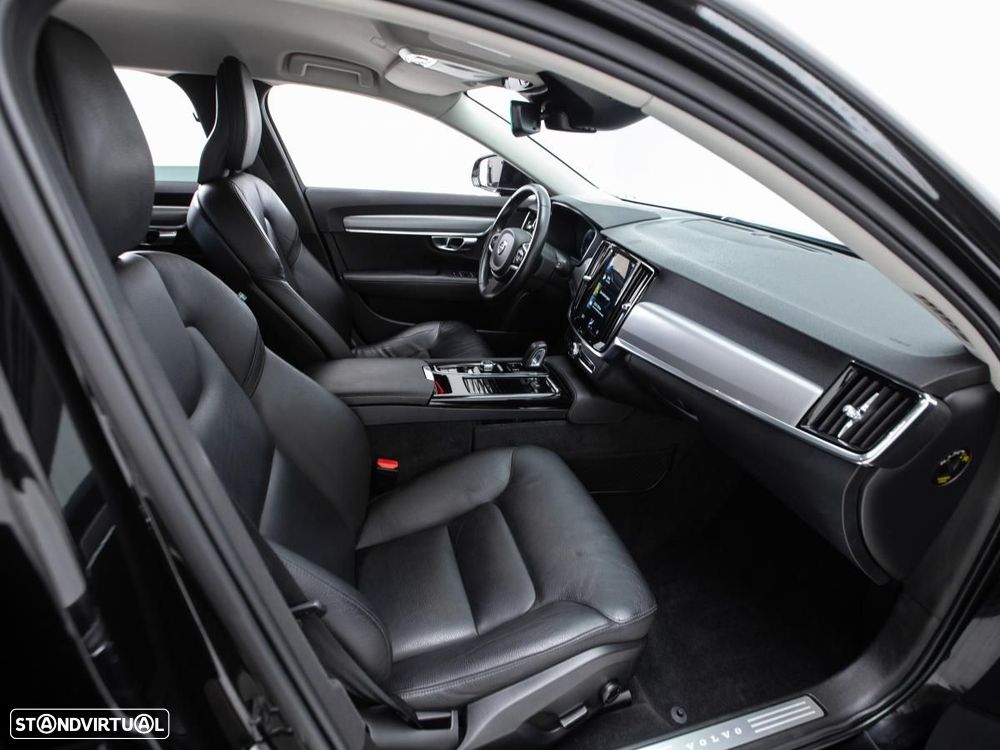 Volvo V90 2.0 T8 Momentum AWD Geartronic - 10