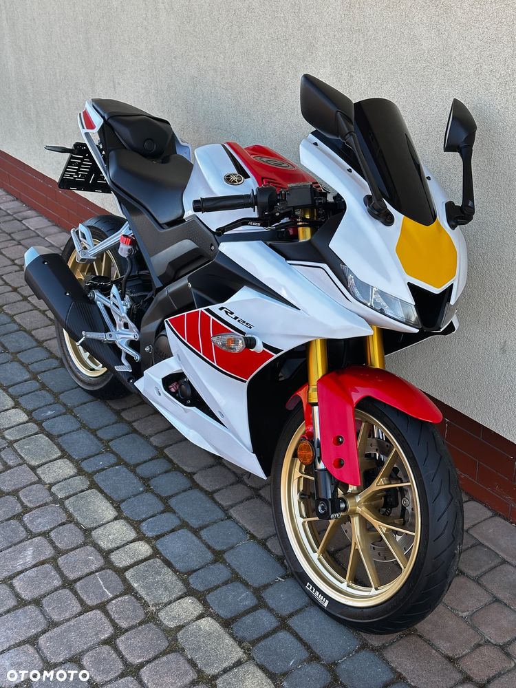 Yamaha YZF - 8
