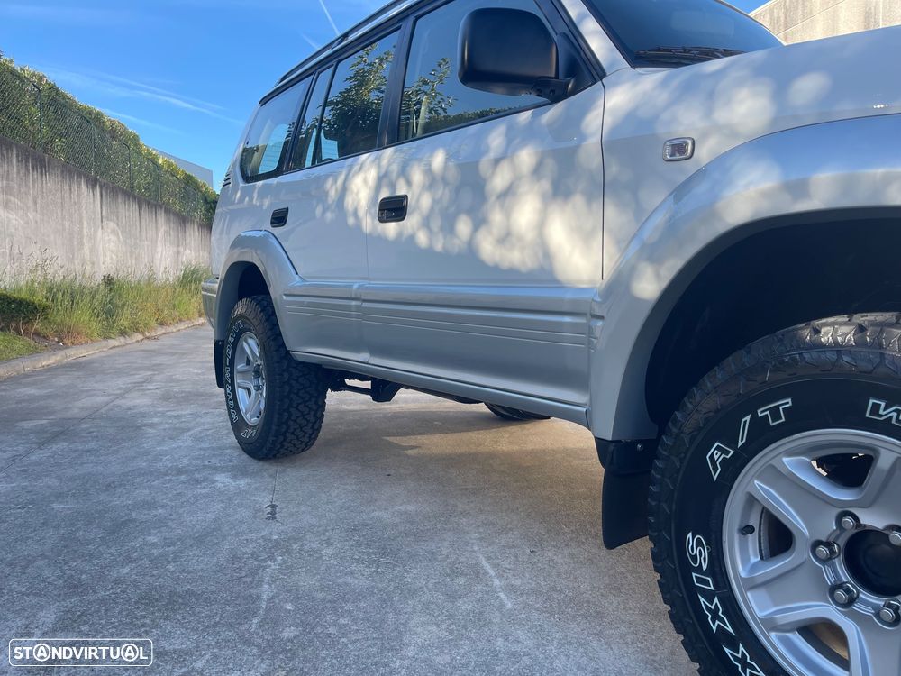 Toyota Land Cruiser Prado - 3