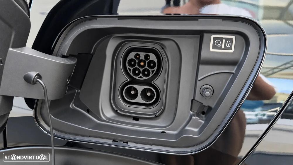 Peugeot e-2008 50 kWh GT - 10