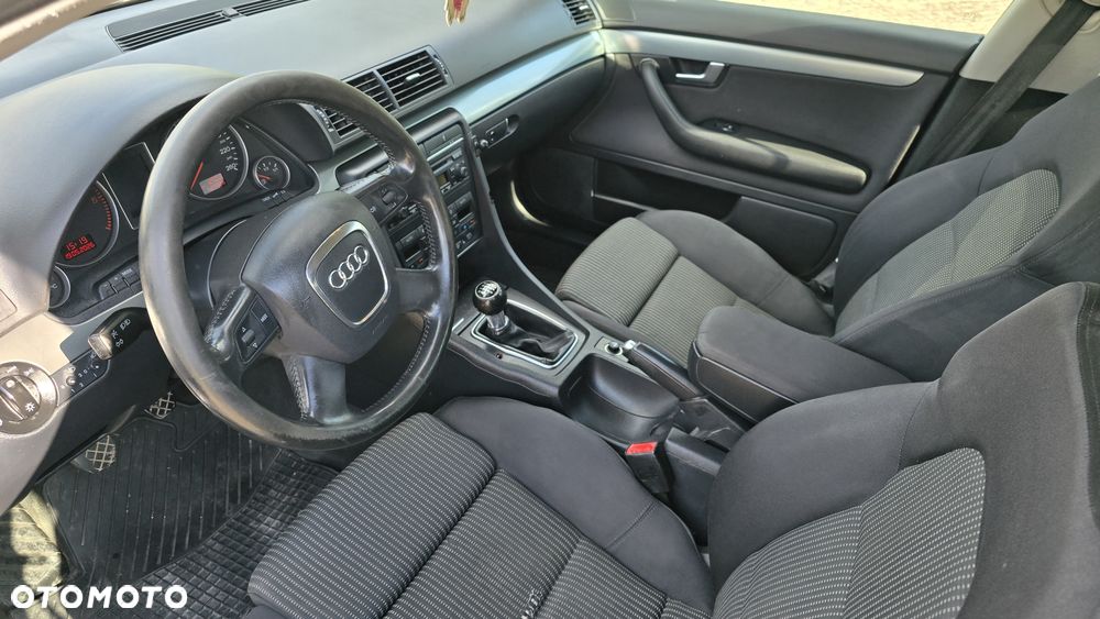 Audi A4 Avant - 22