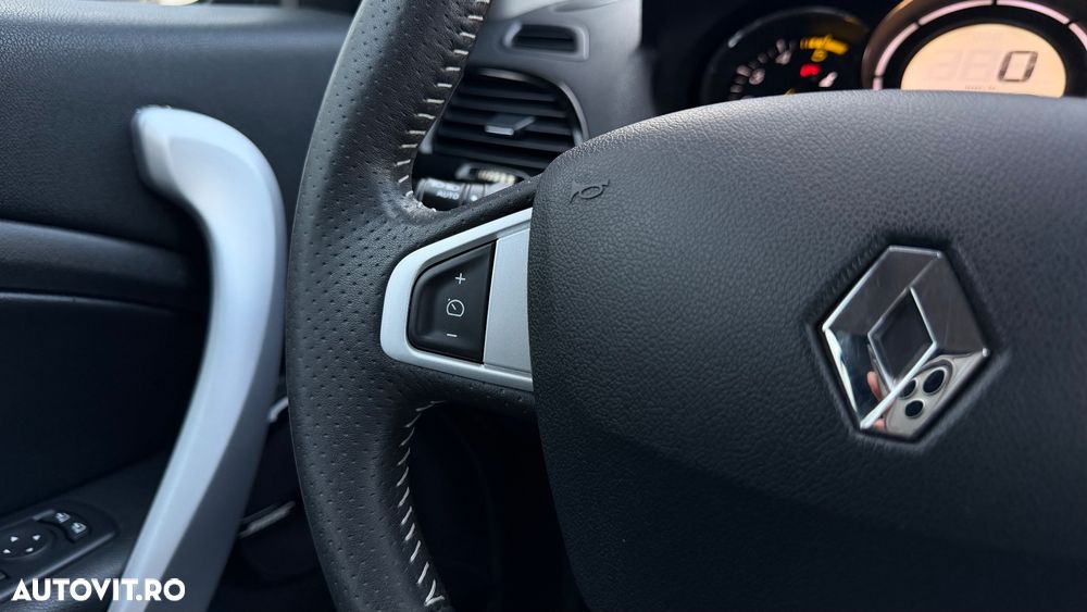 Renault Megane ENERGY dCi 110 Start & Stop Bose Edition - 16