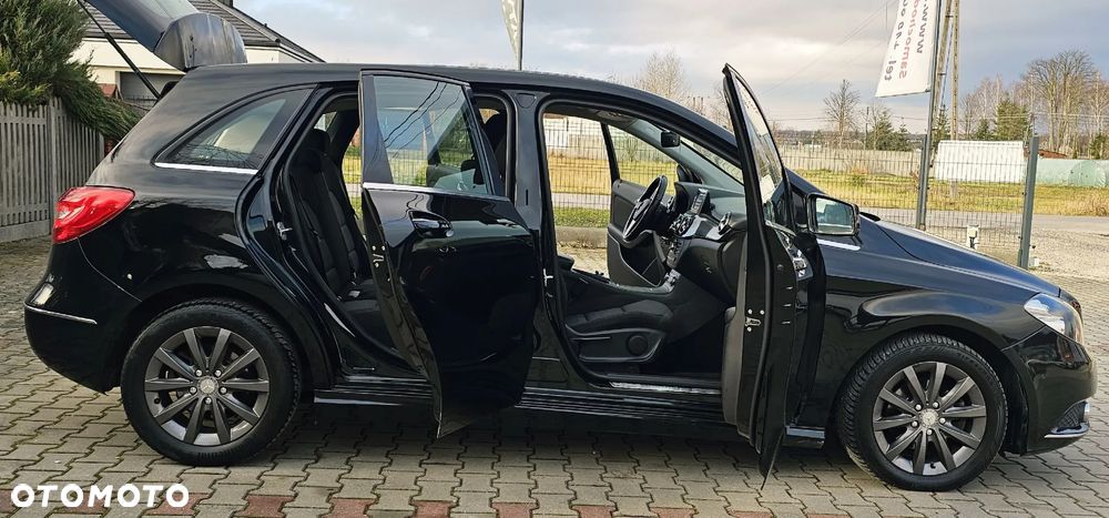 Mercedes-Benz Klasa B 180 d BlueEFFICIENCY Edition Style - 19