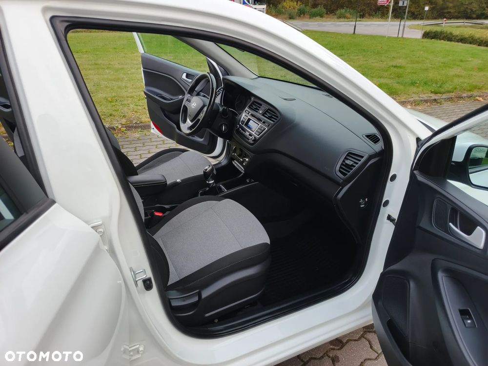 Hyundai i20 1.1 CRDi Style - 10