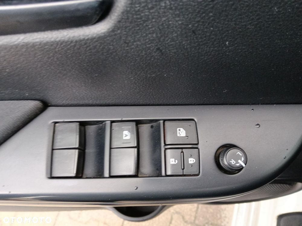 Toyota Hilux 2.4 D-4D Double Cab DLX 4x4 - 15