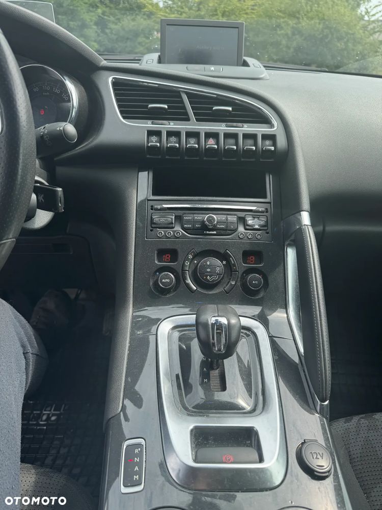 Peugeot 3008 Hybrid4 - 8