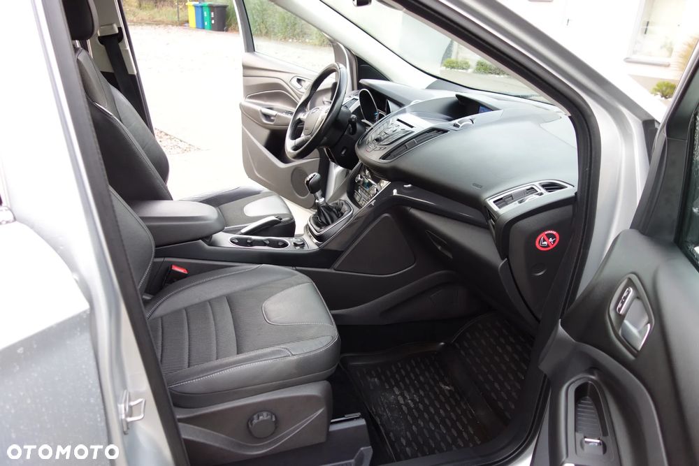 Ford Kuga 1.5 EcoBoost 2x4 Trend - 10