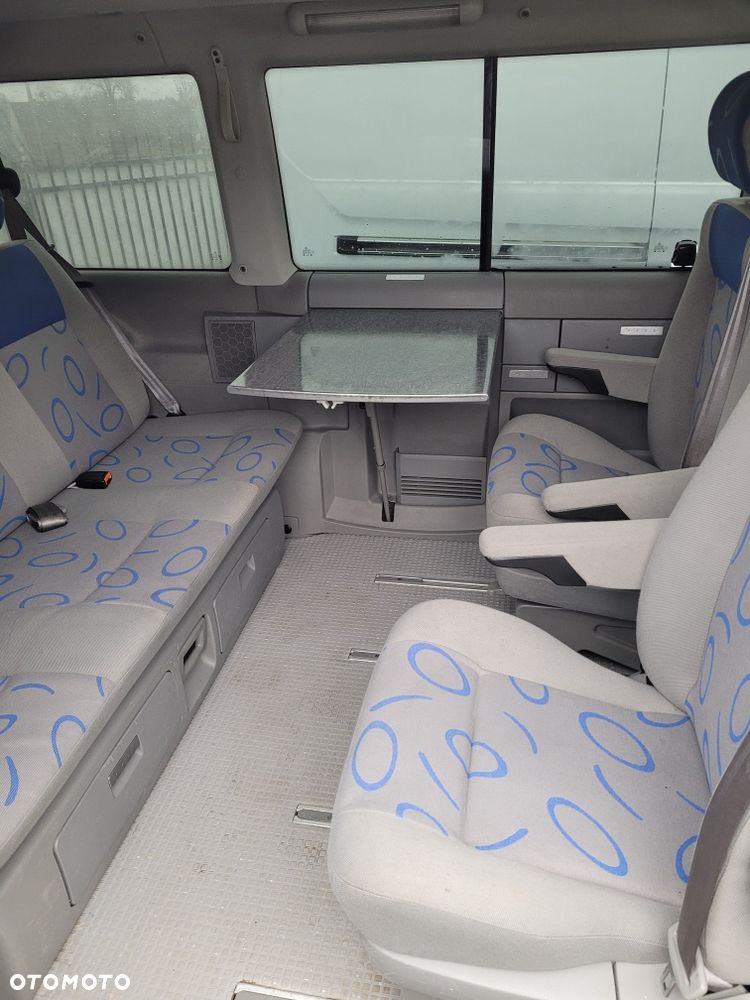 Volkswagen Multivan - 7