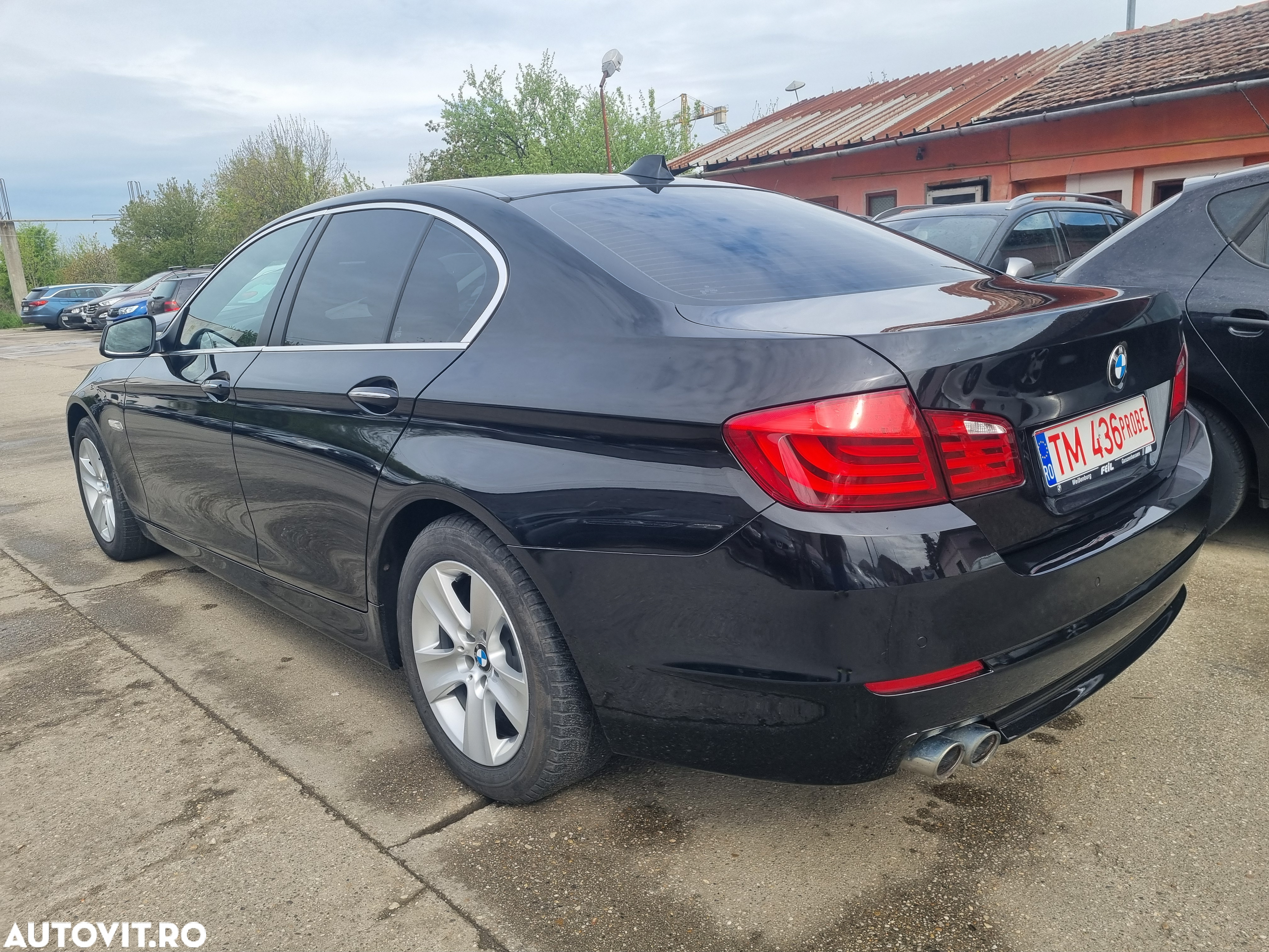 BMW Seria 5 520d Aut. Luxury Line - 28
