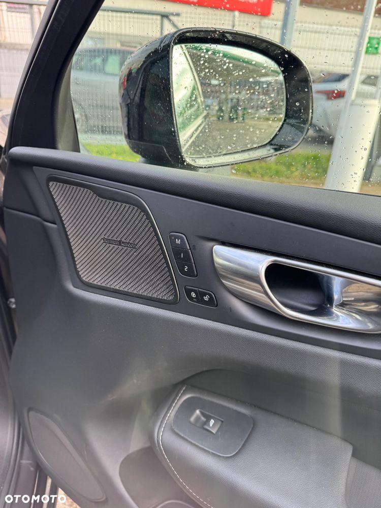 Volvo XC 60 B4 B Plus Dark - 7