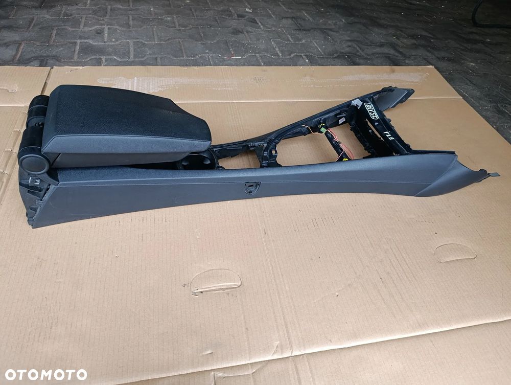 BMW 1 E81 TUNEL ŚRODKOWY PODŁOKIETNIK EUROPA - 6