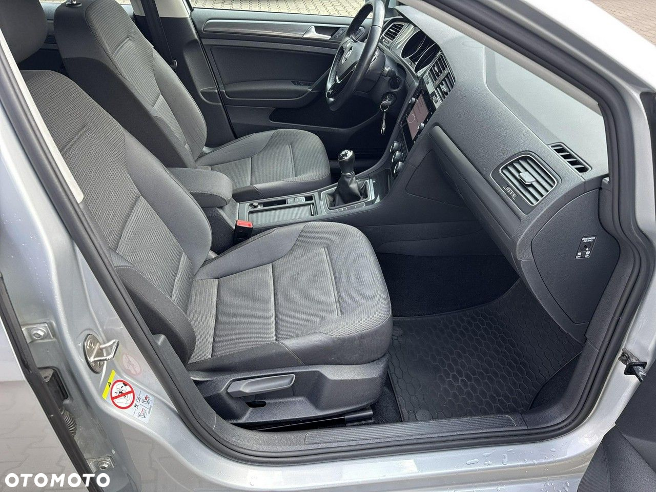 Volkswagen Golf VII 1.6 TDI BMT Comfortline - 17
