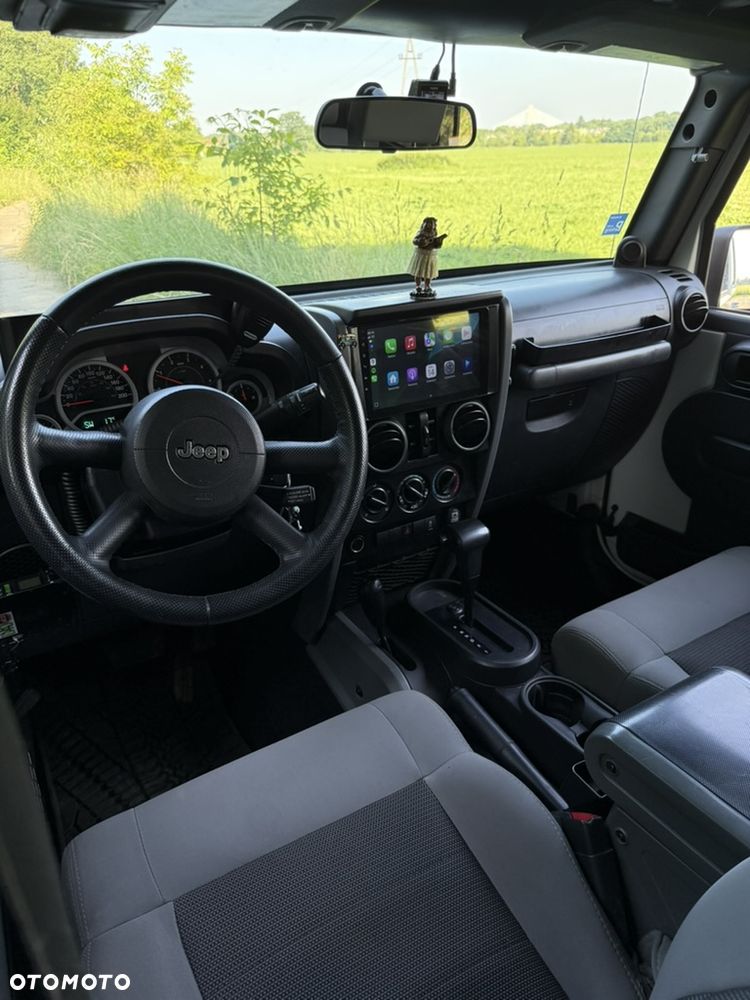 Jeep Wrangler - 16
