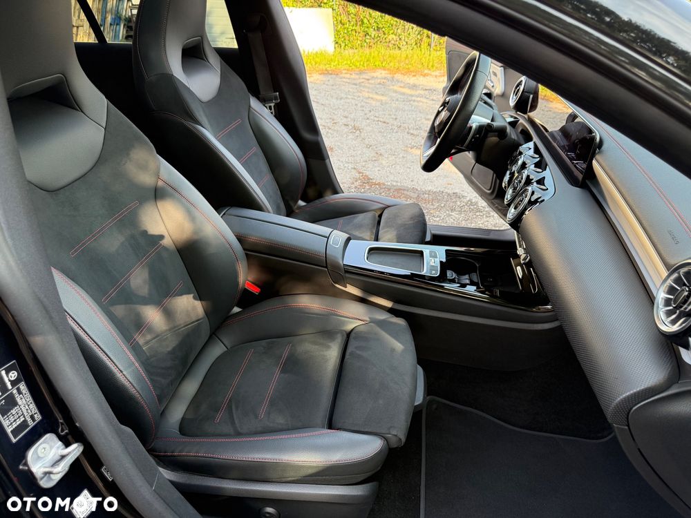 Mercedes-Benz CLA 250 e 8G-DCT AMG Line - 36