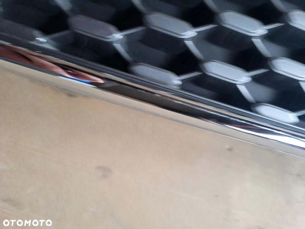 Grill Atrapa FORD KA +LIFT  J7BB-7081-D - 3