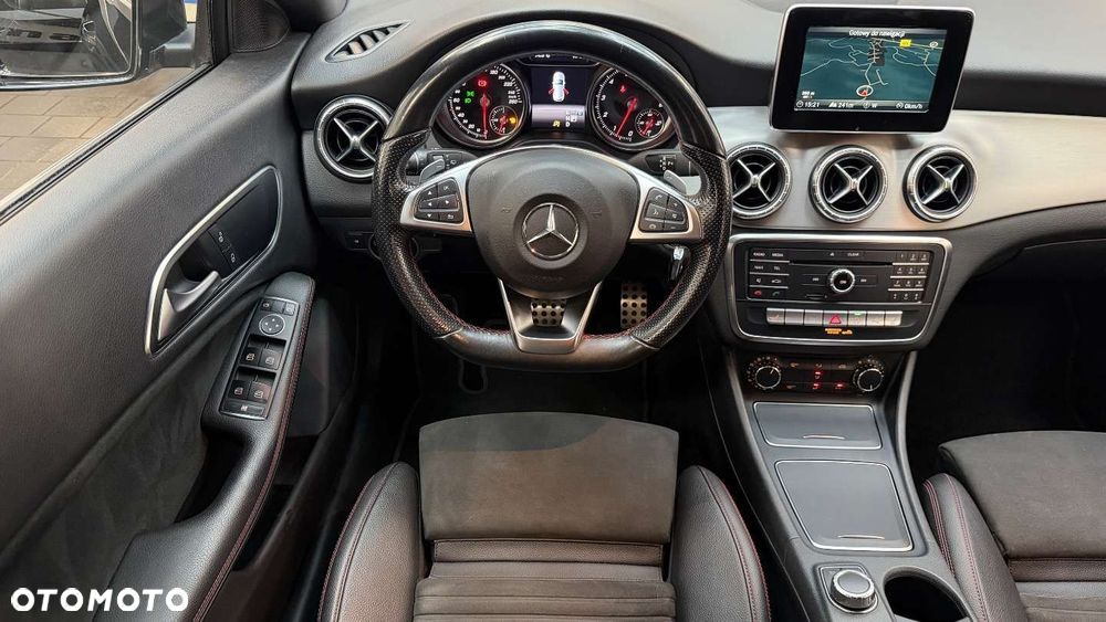 Mercedes-Benz CLA - 25