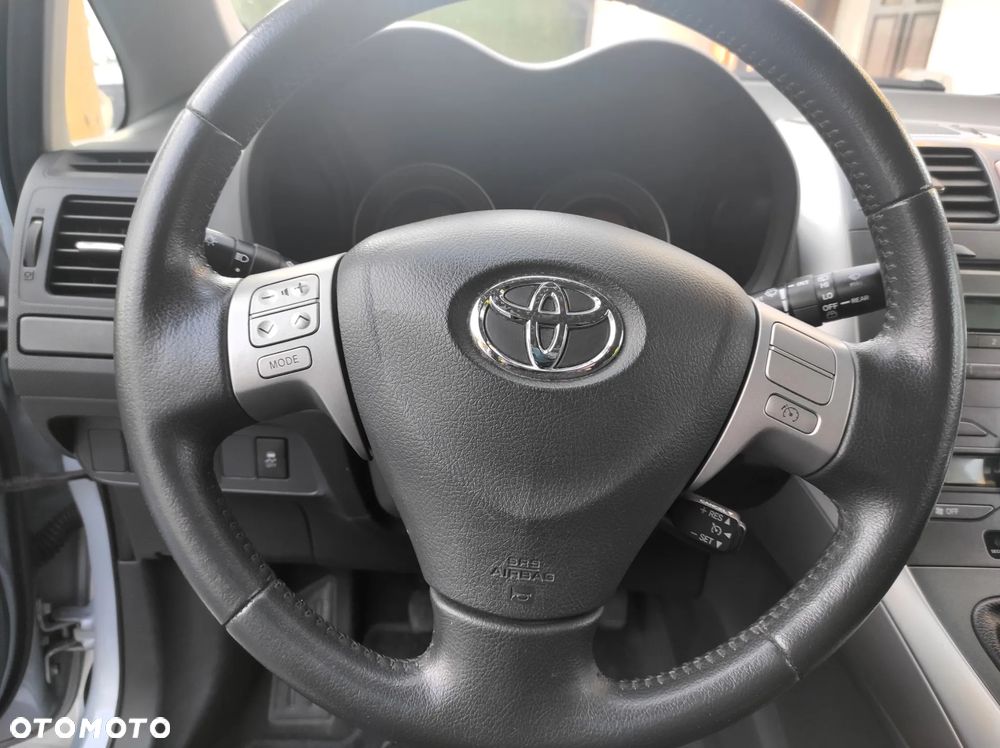 Toyota Auris - 13