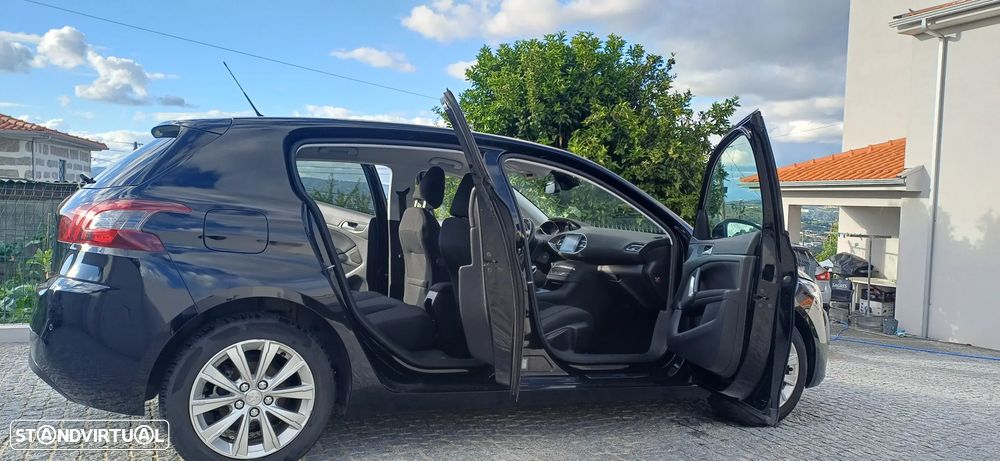 Peugeot 308 1.2 PureTech Style - 4