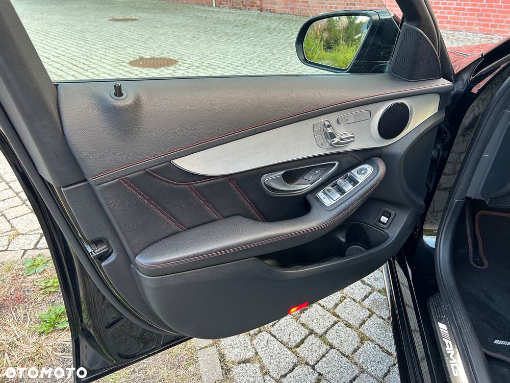 Mercedes-Benz Klasa C AMG 43 4-Matic - 23