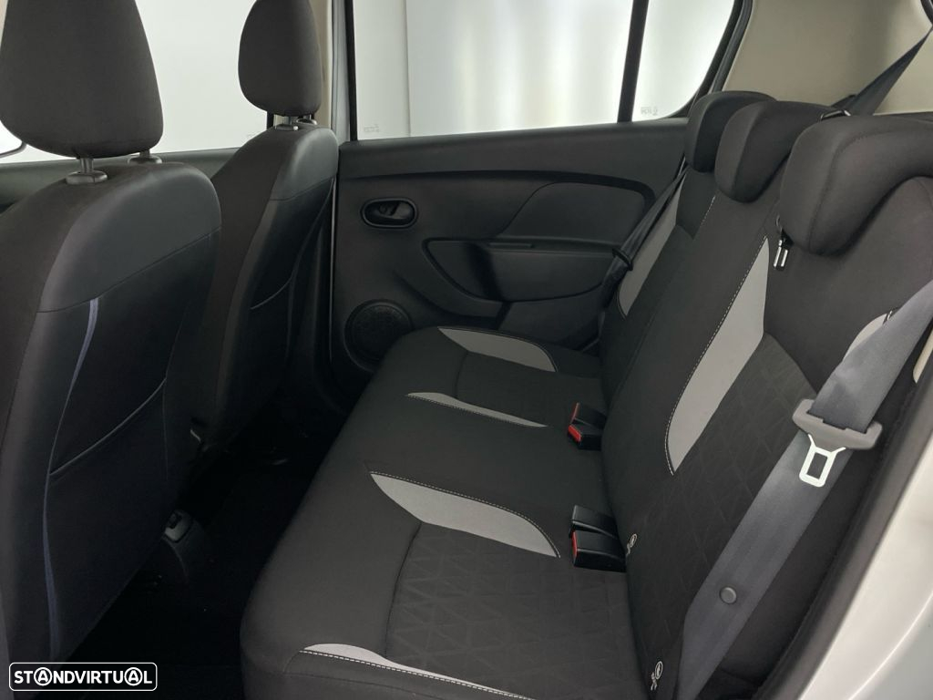 Dacia Sandero 1.5 dCi Stepway - 12