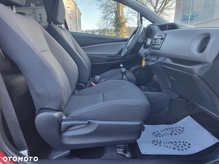 Toyota Yaris 1.0 Premium - 12