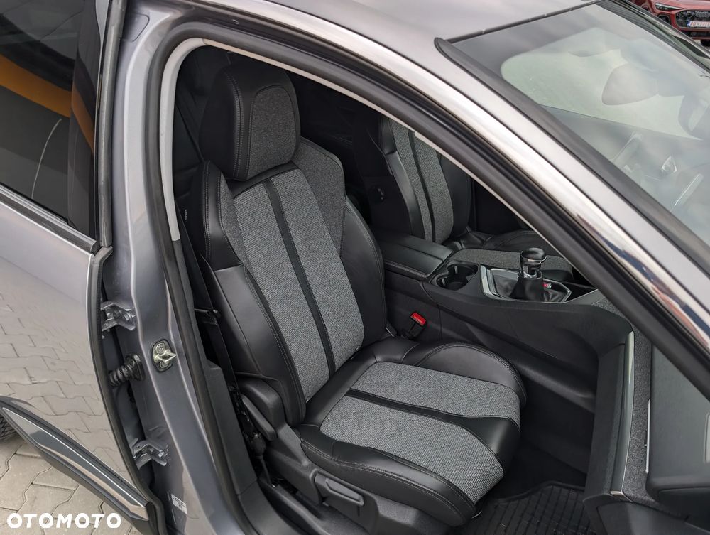 Peugeot 3008 PureTech 130 Stop & Start GPF Allure - 36