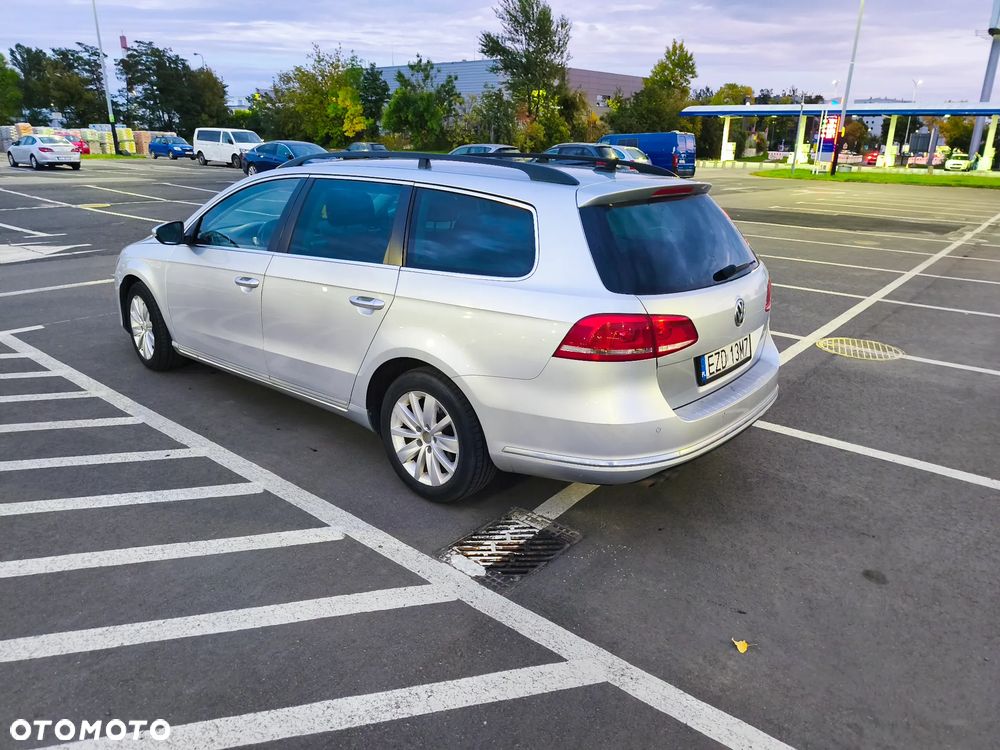 Volkswagen Passat - 4