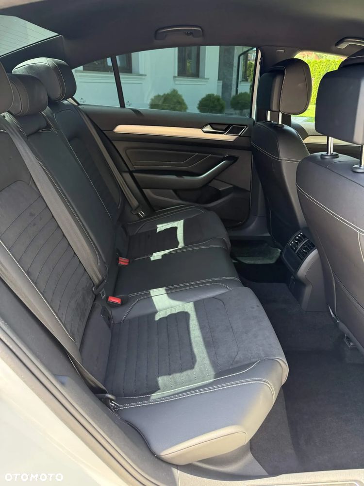 Volkswagen Passat 2.0 TSI Elegance DSG - 18